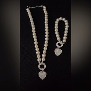 Elegant Pearl Necklace and Bracelet Set